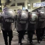 La Policía de la Ciudad desalojó a quienes acampaban frente al departamento de Cristina Kirchner
