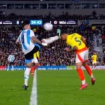 Enzo Fernández se fue expulsado en Argentina tras una dura infracción sobre Kevin Castaño