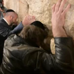 Javier Milei llegó a Israel y volvió a rezar en el Muro de los Lamentos