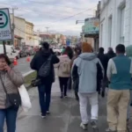Chile activó su protocolo de emergencia ante alerta de tsunami y evacuó las zonas costeras