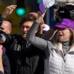 Insólito: el cierre de campaña de Javier Milei en Moreno no acepta cámaras de TV